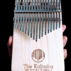Kalimba 17 notes en Bois de Pin - Marque "The Kalimba" - Acheter Kalimba artisanal - Thekalimba ❤️️