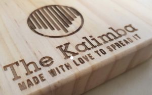 Kalimba a 17 note in legno di pino
